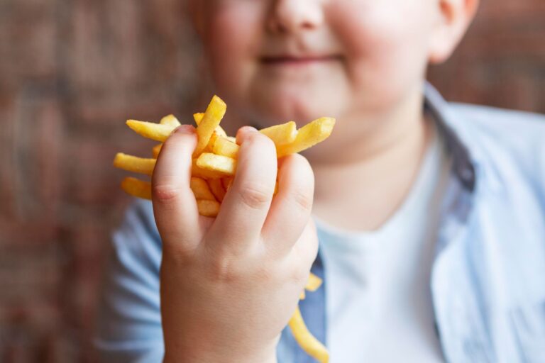 Expertos en nutrición alertan del error de Consumo en la lucha contra la obesidad infantil
